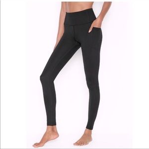 Victoria’s Secret Black Incredible Essential Legging